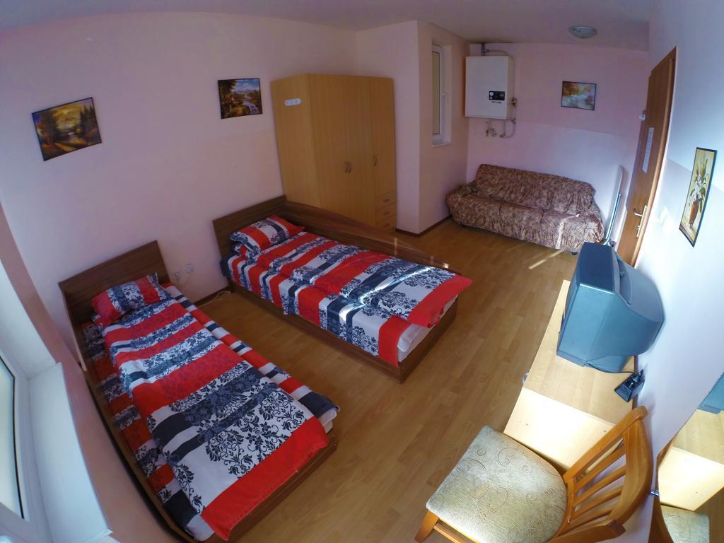 Our Home Guest Rooms Veliko Tărnovo Exterior foto